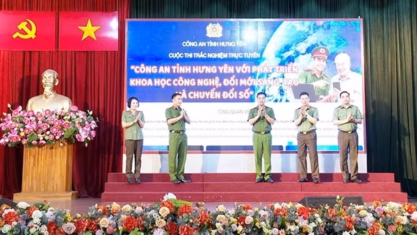 Tuổi trẻ Công an Hưng Yên sôi nổi hưởng ứng Cuộc thi chuyển đổi số