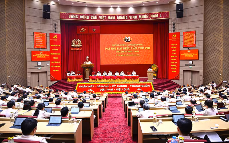Lấy “phục vụ Nhân dân” làm phương châm hành động -0