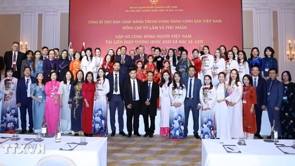 Tổng Bí thư Tô Lâm và Phu nhân với cộng đồng người Việt Nam tại Anh
