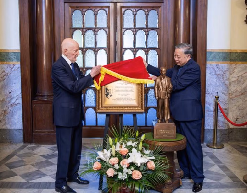 Tổng Bí thư Tô Lâm thăm nơi Bác Hồ từng ở tại Bulgaria -0