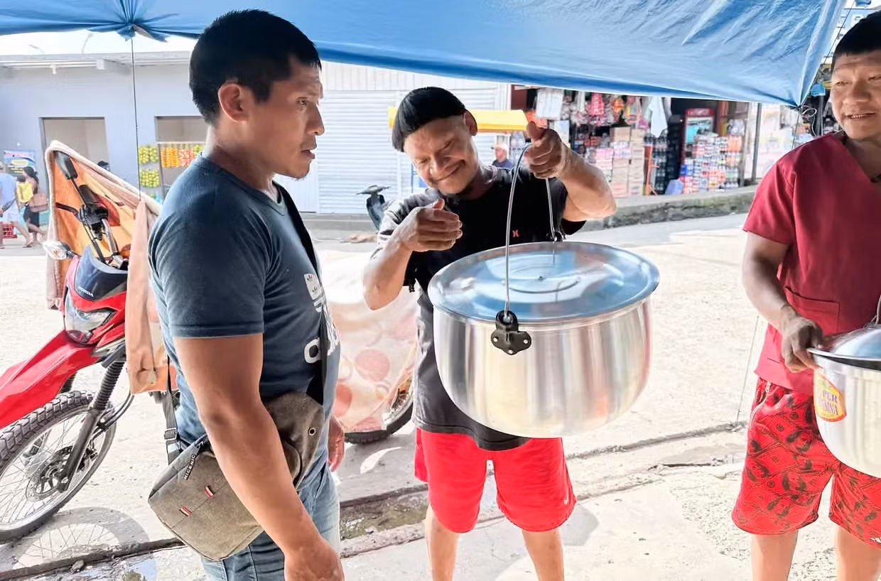 Người Korubo ra thế giới -0