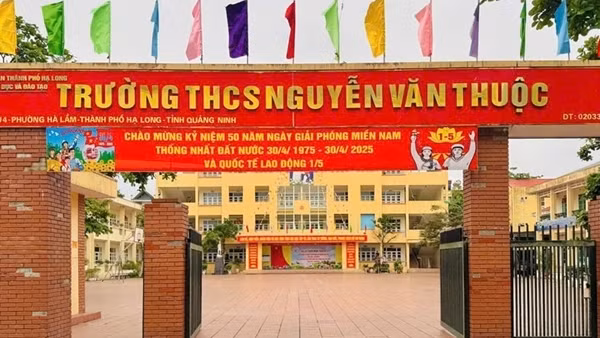 Cách chức Hiệu trưởng và kỷ luật 8 cán bộ, giáo viên nâng điểm cho học sinh