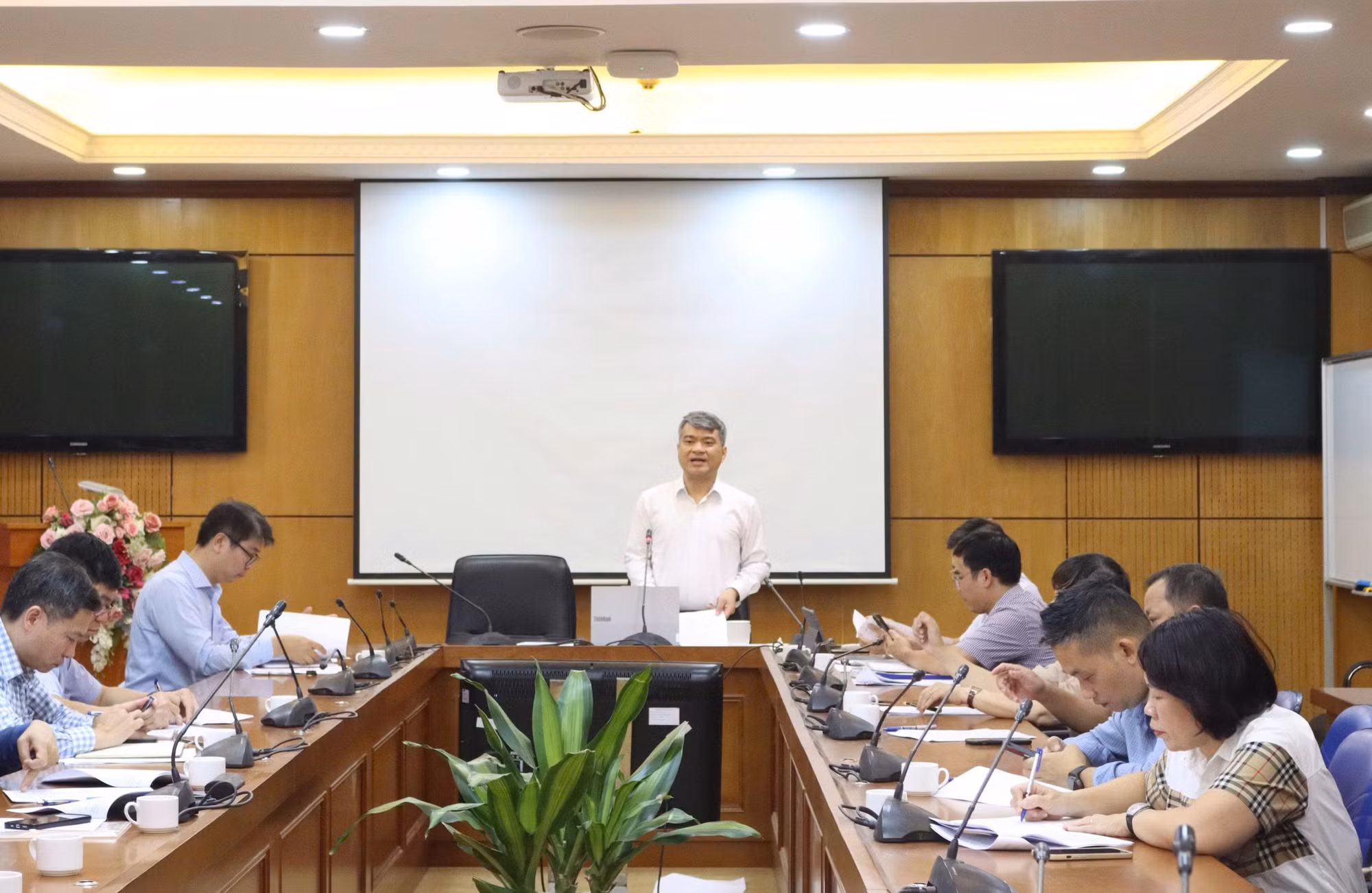 Thẩm định đề xuất về nâng tiền đặt cọc đấu giá đất lên 50% -0
