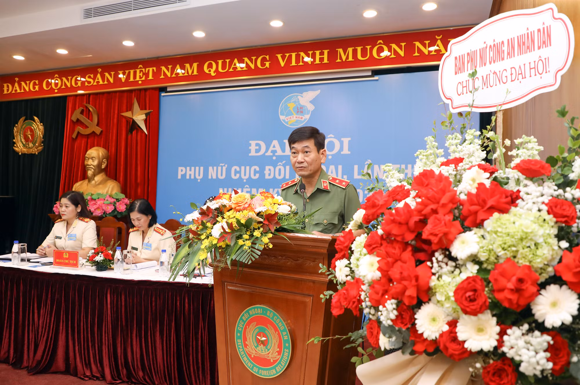 Phụ nữ Cục Đối ngoại viết tiếp hành trình cống hiến -0