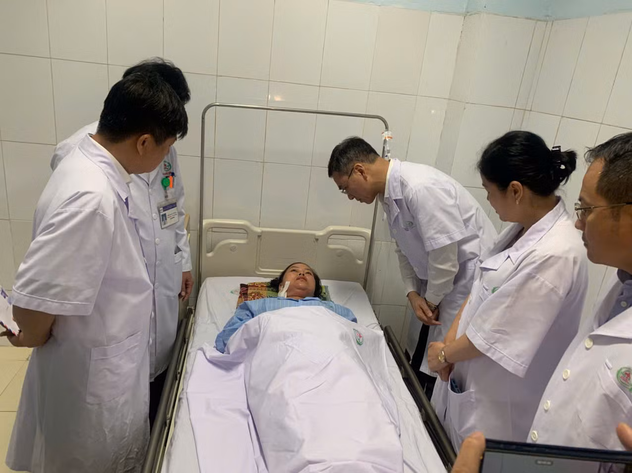 Vụ nhân viên y tế bị đâm trọng thương, Bộ Y tế lên tiếng -0