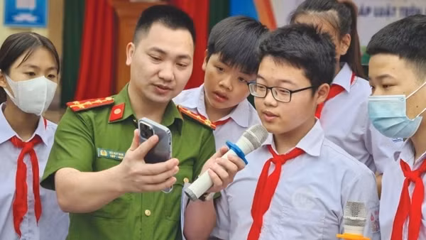 Bảo đảm thắng lợi “Chiến dịch Không một mình”