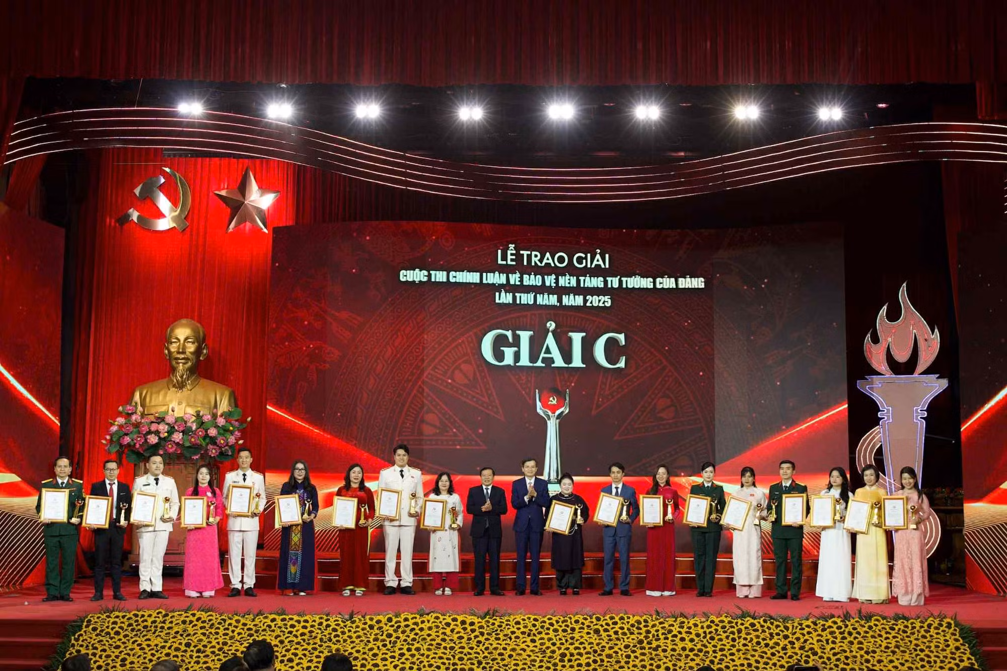 Cuộc thi đã khơi dậy lòng tự hào yêu nước và khát vọng phát triển -0