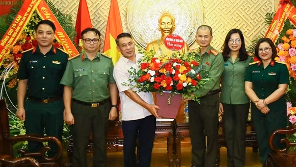 Báo CAND chúc mừng 75 năm Ngày truyền thống Báo QĐND