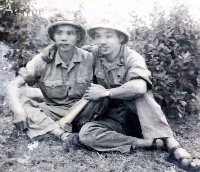Những ngày trên chiến hào 