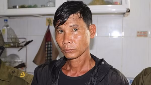 Cắt tôn vào nhà trộm tài sản, quay ra thì bị "tóm"