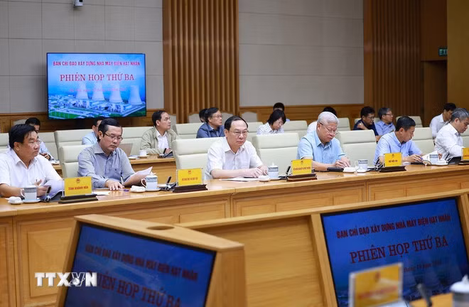 Thủ tướng Phạm Minh Chính chủ trì phiên họp về xây dựng nhà máy điện hạt nhân -0