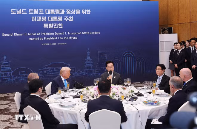 Chủ tịch nước gặp Tổng thống Hoa Kỳ và lãnh đạo cấp cao các nước dự APEC 2025 -0