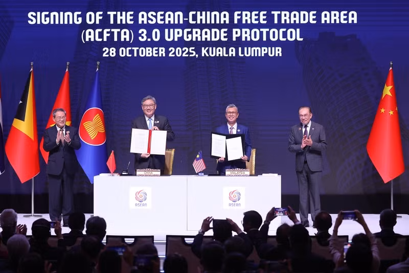 Lễ ký Nghị định thư nâng cấp Hiệp định thương mại tự do ASEAN - Trung Quốc (ACFTA 3.0) -0