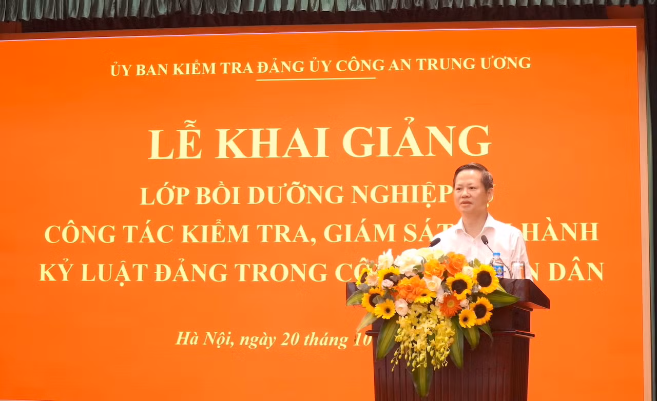 Tăng cường nghiệp vụ công tác kiểm tra, giám sát, thi hành kỷ luật đảng trong CAND -1