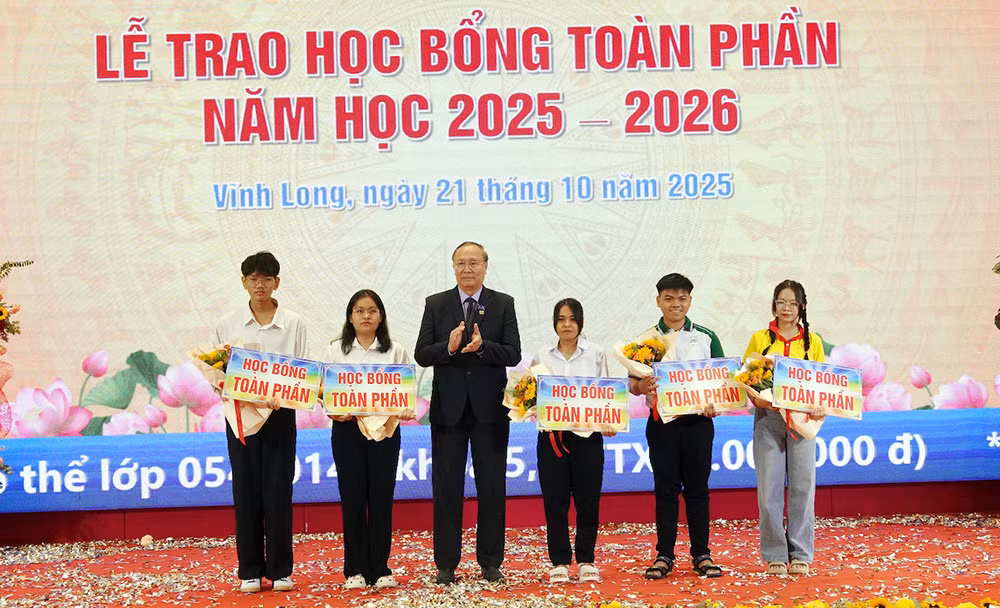 Trường Đại học Cửu Long miễn, giảm 6,3 tỷ đồng tiền học phí cho tân sinh viên -0