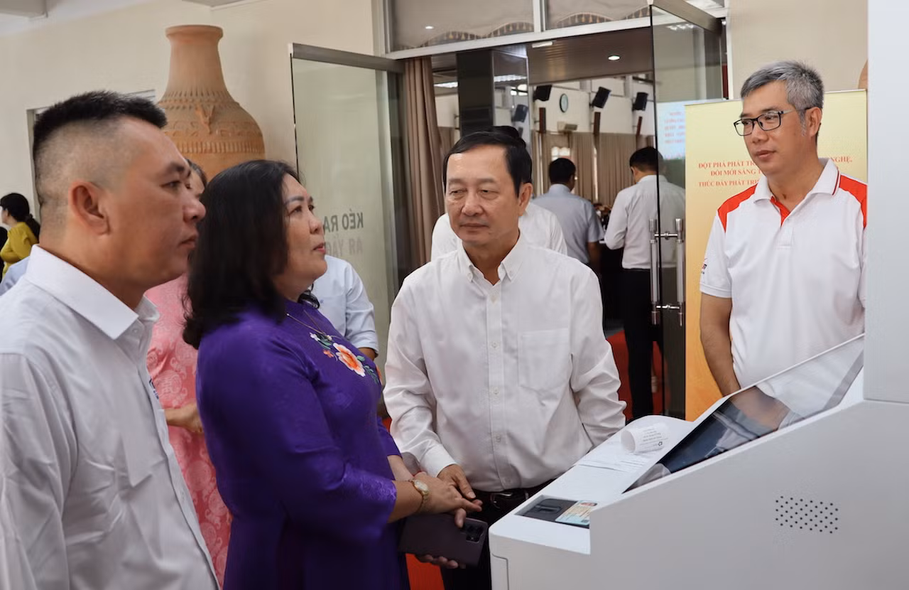 Đột phá phát triển khoa học, công nghệ, đổi mới sáng tạo và chuyển đổi số -0