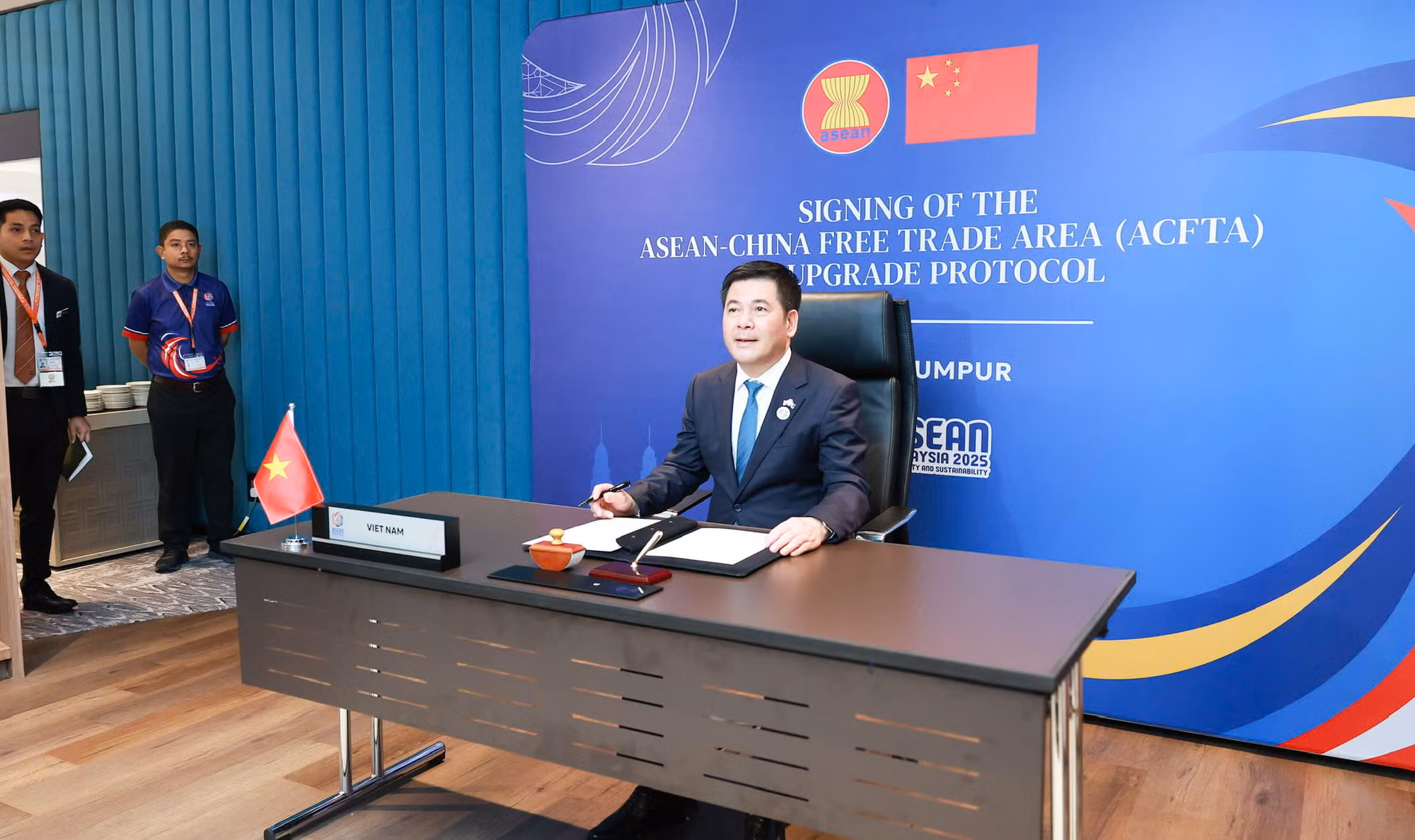 Lễ ký Nghị định thư nâng cấp Hiệp định thương mại tự do ASEAN - Trung Quốc (ACFTA 3.0) -0