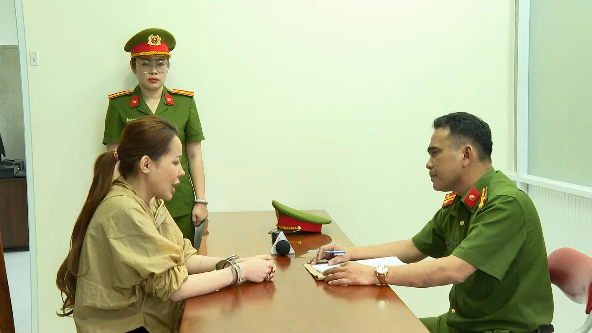 Người nhận 8 tỷ để “môi giới hối lộ” cho Ngân 98 và Lương Bằng Quang là ai? -0