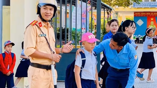 Nhiều trường ở Đà Nẵng cho học sinh nghỉ học từ ngày mai để ứng phó bão số 12