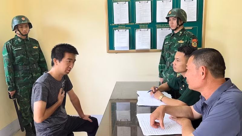 Đối tượng người nước ngoài mang 18.500 NDT&nbsp;giả sang Việt Nam du lịch -0