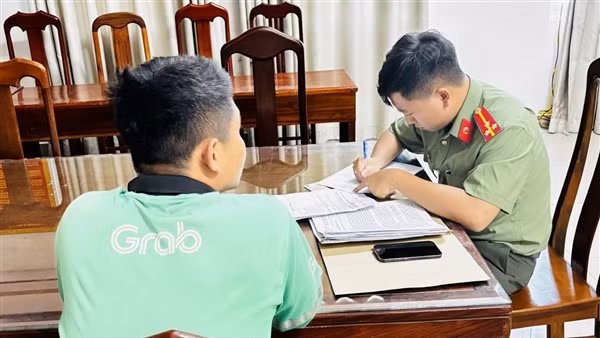 Công an xác minh, hỗ trợ người lái xe Grab hoàn trả hơn 1,7 tỷ đồng cho doanh nghiệp chuyển nhầm