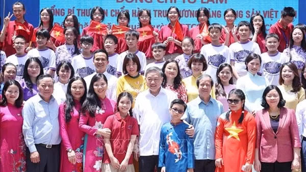 Tổng Bí thư Tô Lâm thăm hai trường học chuyên biệt tại Hà Nội