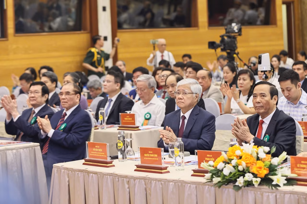 Hội Người cao tuổi Việt Nam kỷ niệm 30 năm Ngày thành lập và đón nhân Huân chương Lao động hạng Nhất -0