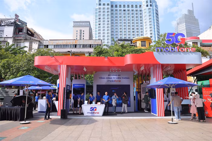 Nô nức trải nghiệm gian hàng công nghệ số của MobiFone tại sự kiện “Vinh quang Công an nhân dân Việt Nam” -0