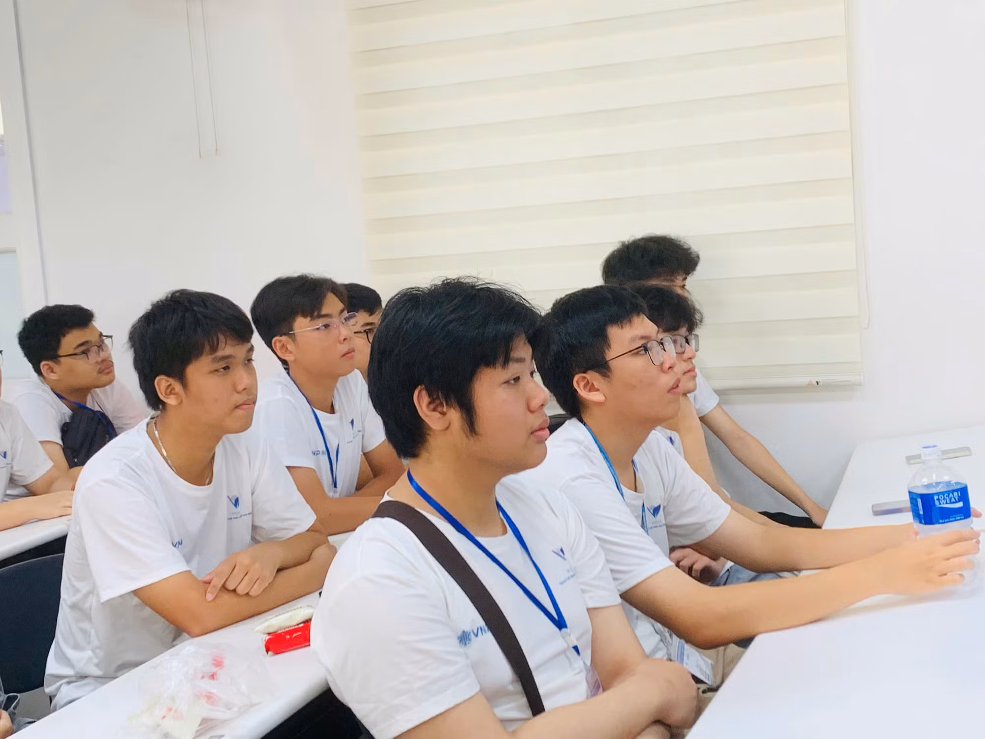 Lần đầu tiên Việt Nam tổ chức cuộc thi Olympic Trí tuệ nhân tạo dành cho học sinh -0