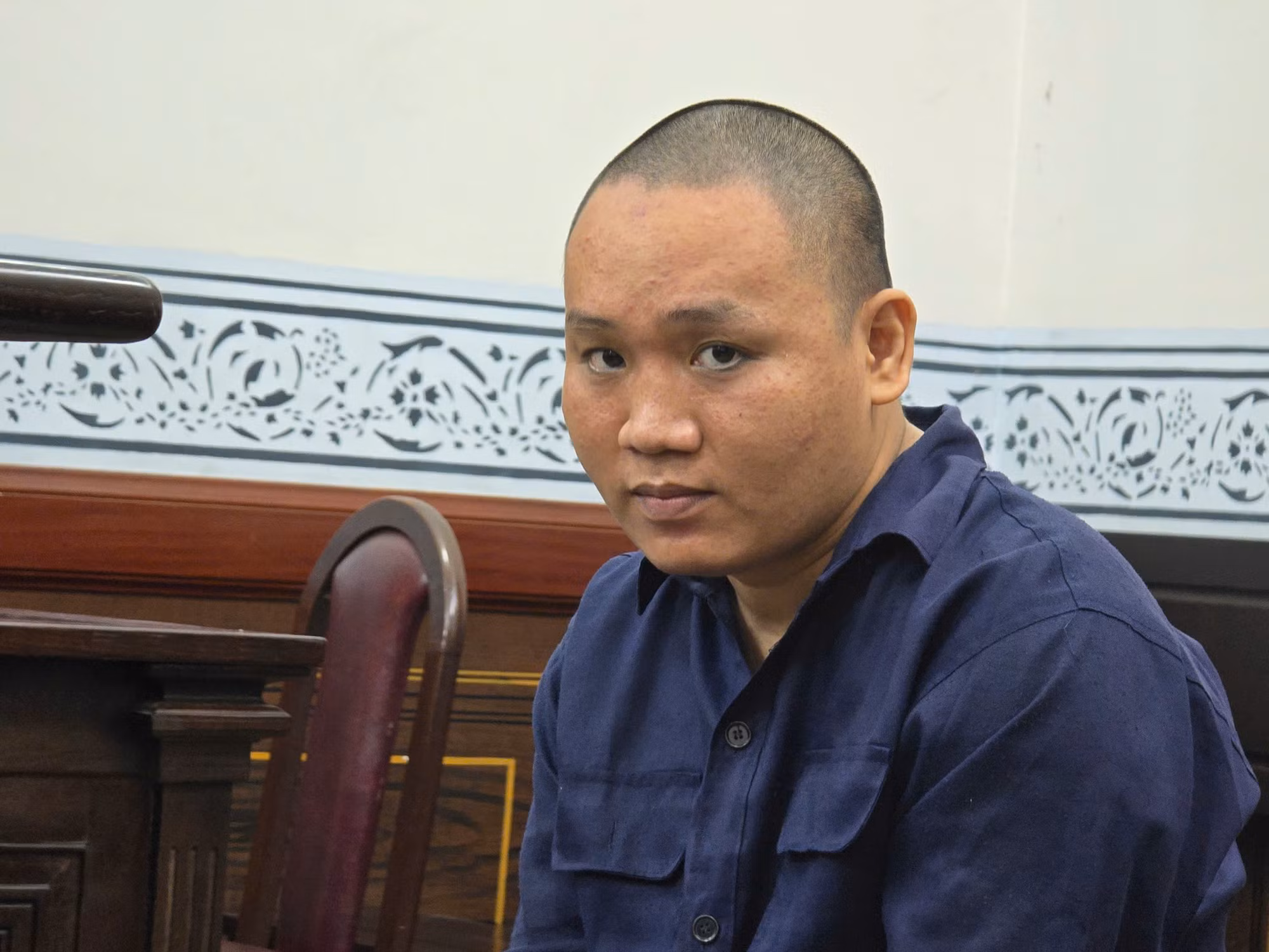 Đối tượng cai nghiện vừa hồi gia, đâm cảnh sát khu vực trọng thương, lãnh 14 năm tù -0