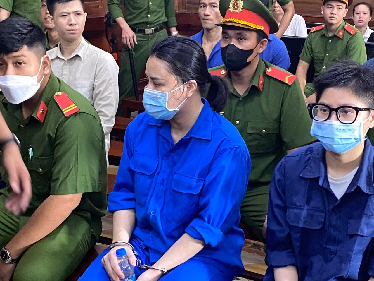 Hoãn phiên tòa xét xử đường dây mua bán hơn 108 kg ma túy nước vui do Hoài DJ cầm đầu -0