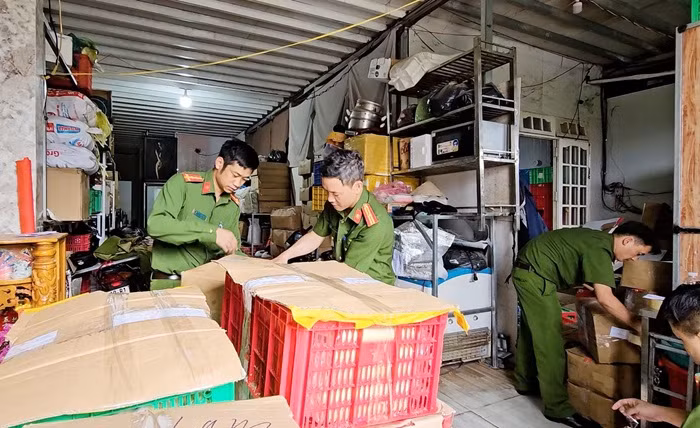 Phát hiện hàng loạt doanh nghiệp kinh doanh thực phẩm không nguồn gốc -0