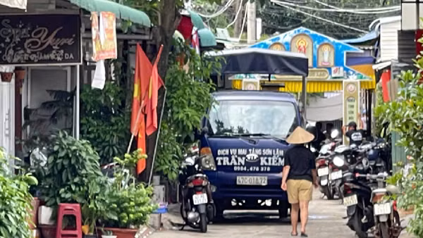 Người đàn ông tử vong bên cạnh khẩu súng tự chế