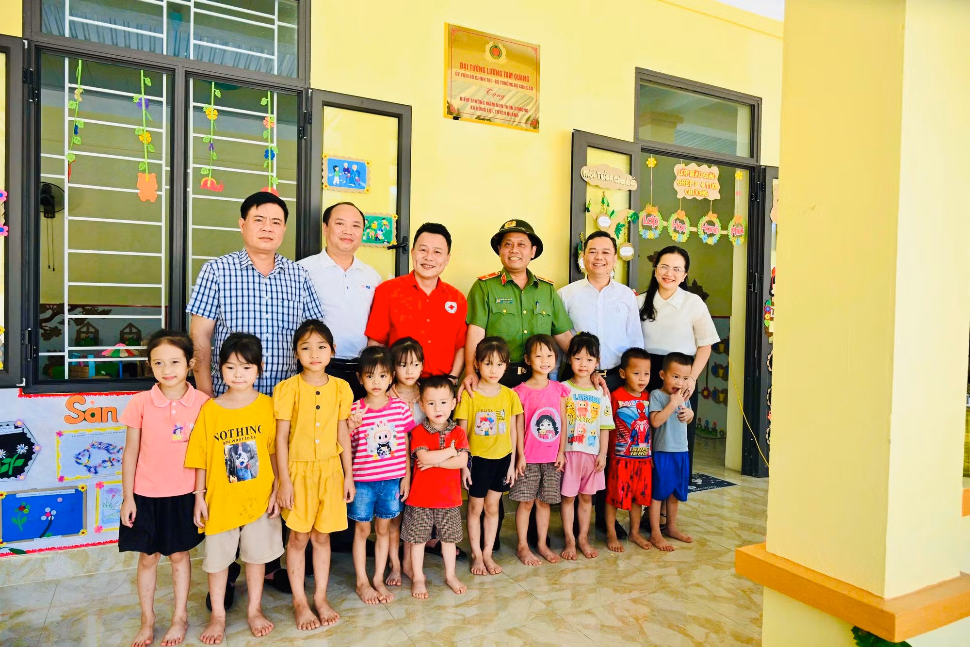 Trường Mầm non Hùng Lợi - Quà tặng của Bộ trưởng Lương Tam Quang dành cho thiếu nhi ở Tuyên Quang -0