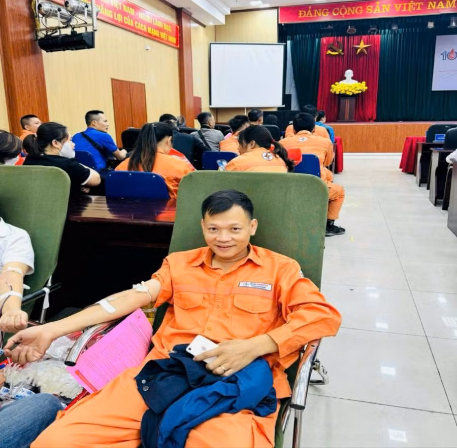 Người Lò trưởng luôn tận tâm với công việc -0