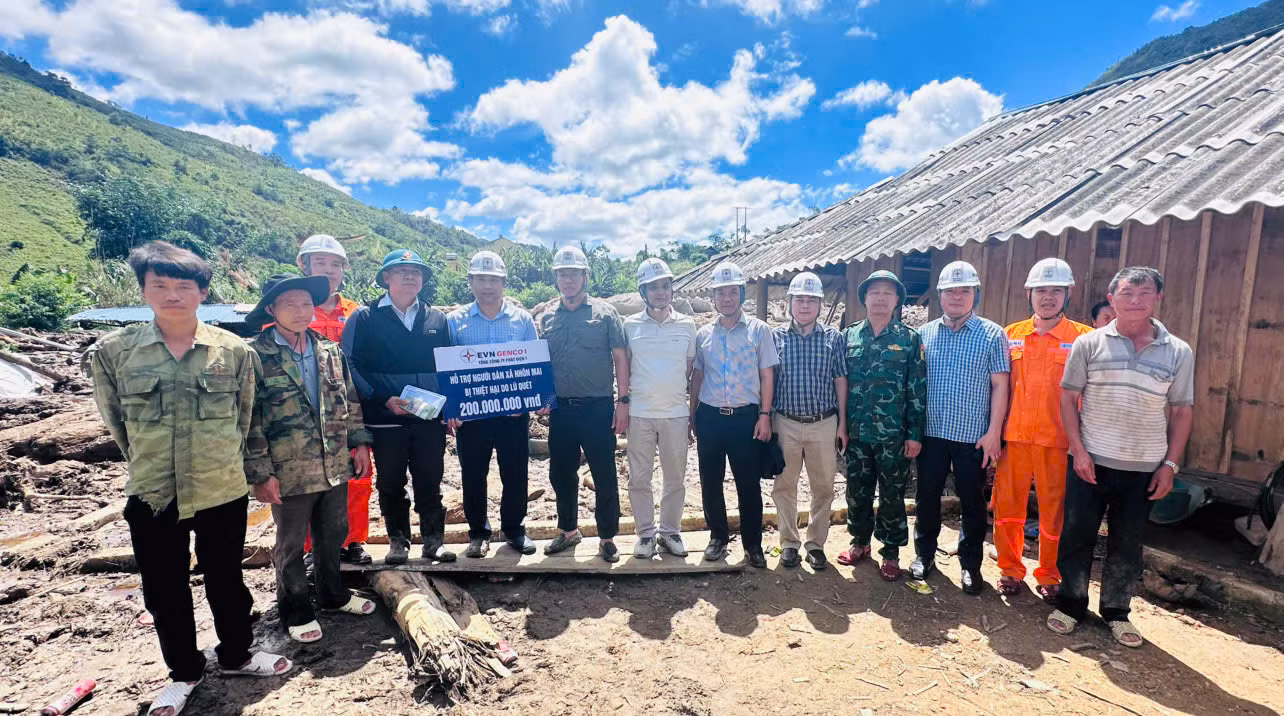 Tổng công ty Phát điện 1 kịp thời hỗ trợ 400 triệu đồng cho vùng lũ Tương Dương -0