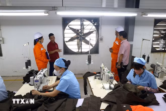 Thủ tướng yêu cầu bảo đảm cung ứng điện trong các tháng cao điểm -0