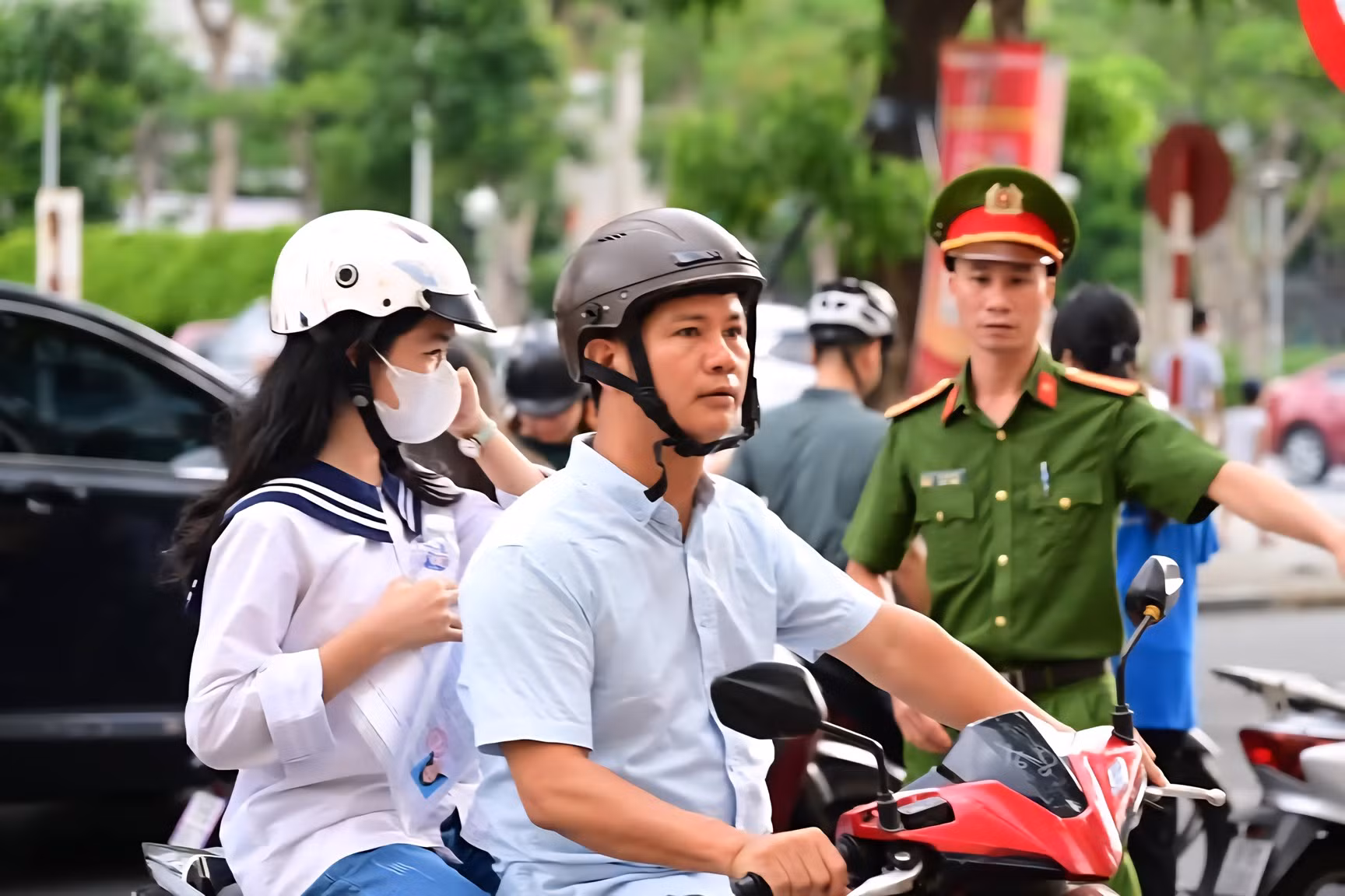 Công an hỗ trợ gần 26 nghìn thí sinh Hải Phòng bước vào kỳ tuyển sinh lớp 10 THPT -0