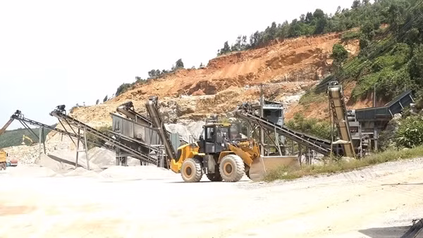 Tạm dừng phiên đấu giá quyền khai thác 2 mỏ khoáng sản để thẩm tra, xác minh thông tin