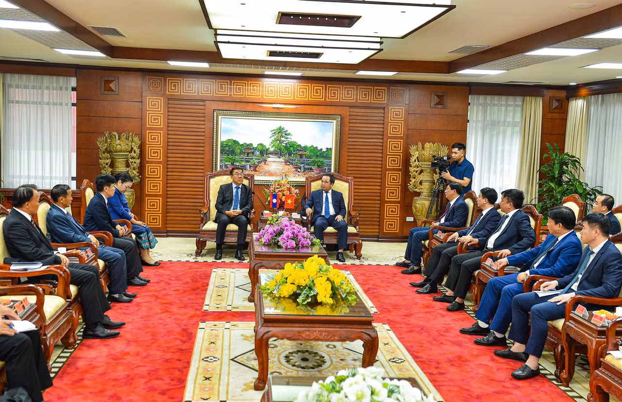 Bí thư Tỉnh ủy Hải Dương Trần Đức Thắng tiếp Quyền Trưởng ban Đối ngoại Trung ương Đảng Nhân dân Cách mạng Lào ảnh 2 Bí thư Tỉnh ủy Hải Dương Trần Đức Thắng tiếp Quyền Trưởng ban Đối ngoại Trung ương Đảng Nhân dân Cách mạng Lào -0