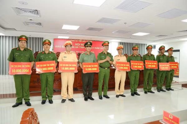 Thư khen Công an tỉnh Sóc Trăng kịp thời ngăn chặn nhóm đua xe trái phép