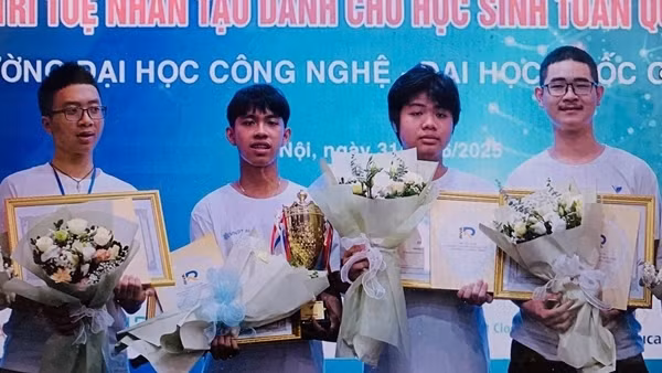 Nam sinh Đà Nẵng vô địch Olympic Trí tuệ nhân tạo toàn quốc lần thứ nhất