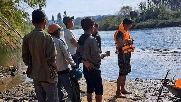 Tìm thấy thi thể bé gái trong vụ 2 chị em đi chơi, mất tích nhiều ngày