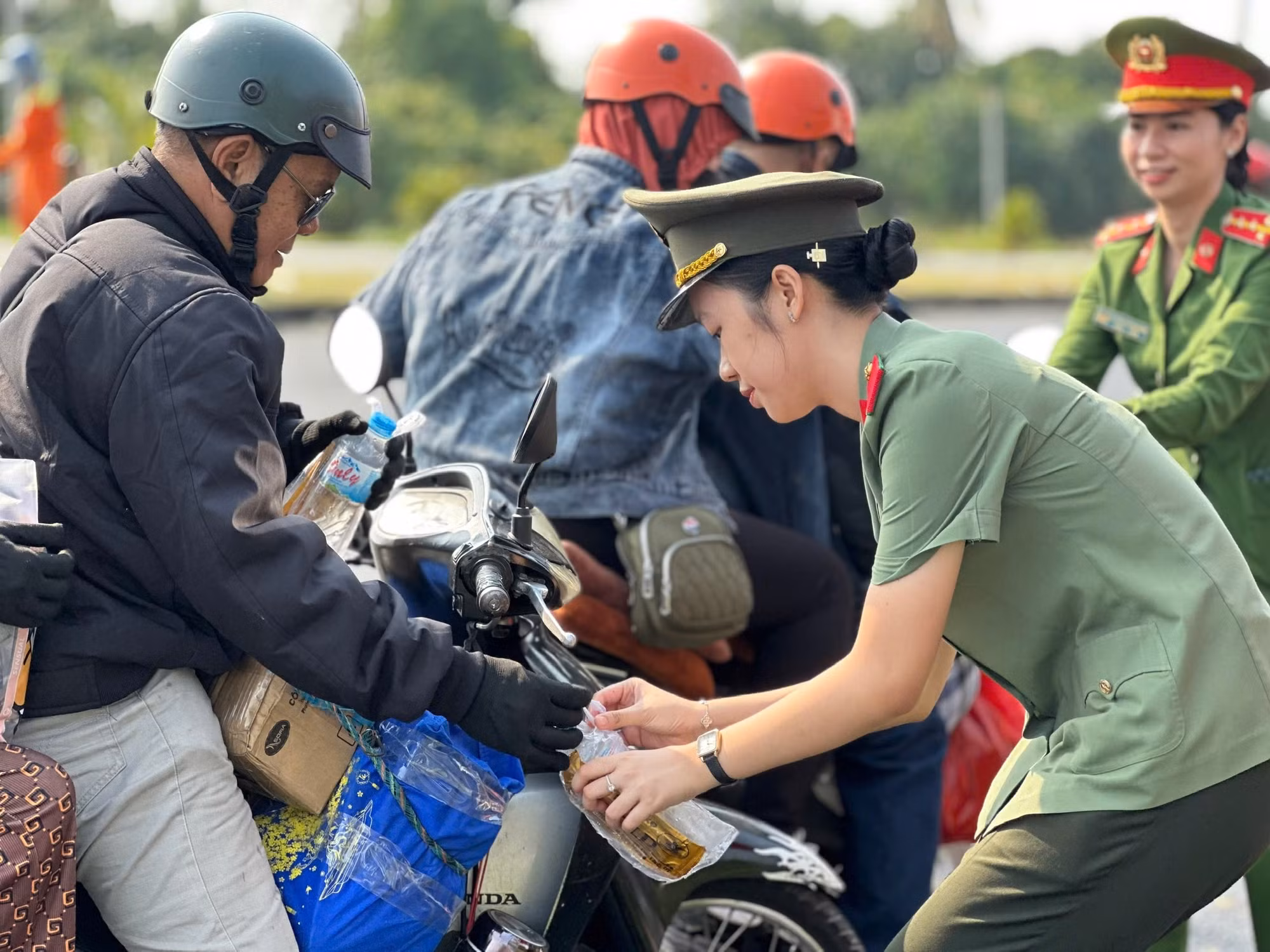 Đồng Tháp lan tỏa mô hình “Trạm dừng chân nghĩa tình” -0