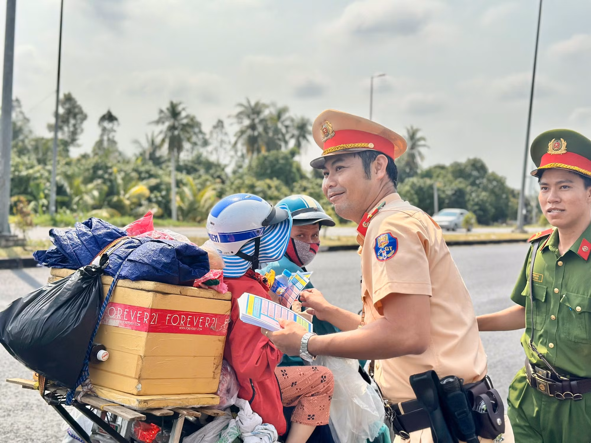 Đồng Tháp lan tỏa mô hình “Trạm dừng chân nghĩa tình” -0