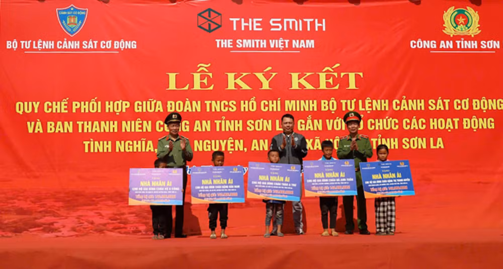 CAND16-Xuân về bên những mái ấm thắm tình dân tộc, nghĩa đồng bào -0