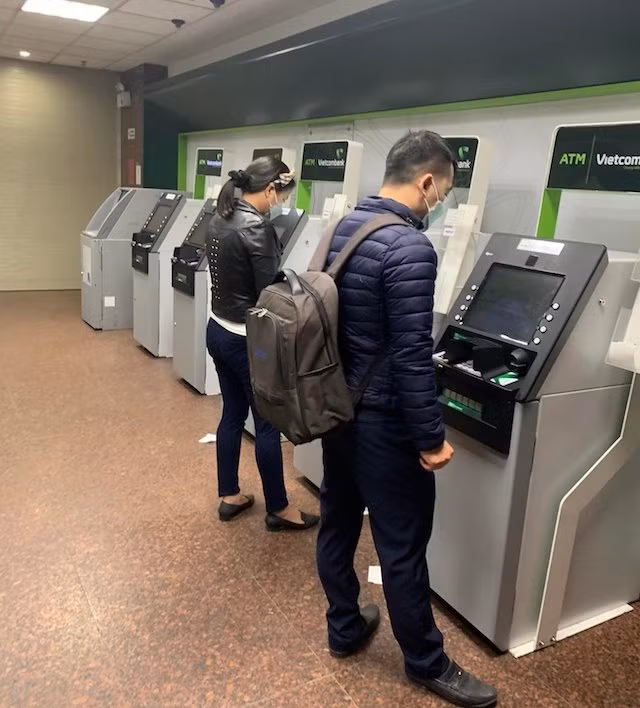 ATM “ế” dịp Tết -0
