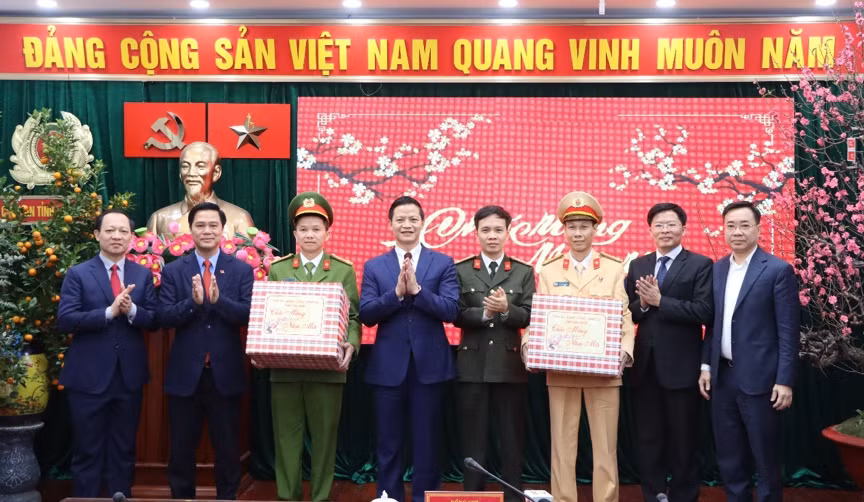Chủ tịch tỉnh Bắc Ninh khen Công an tỉnh về thành tích đặc biệt xuất sắc -0
