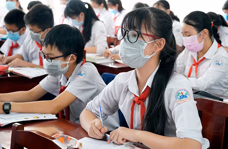 Học sinh từ lớp 1 đến lớp 6 vẫn học trực tuyến -0