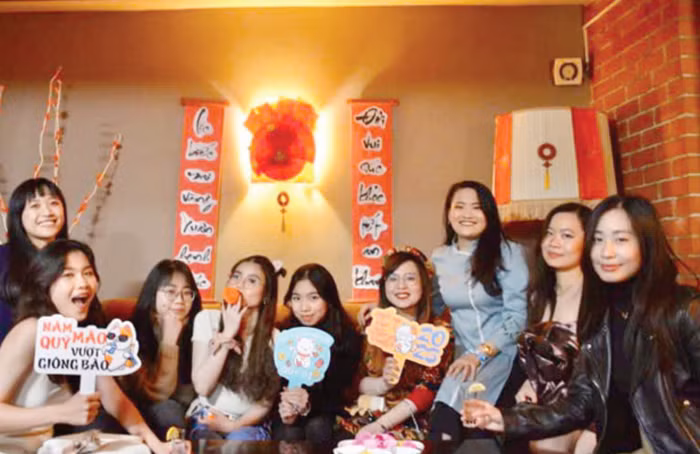 Trang 52,53 tết: Tết giao thoa giữa lòng 